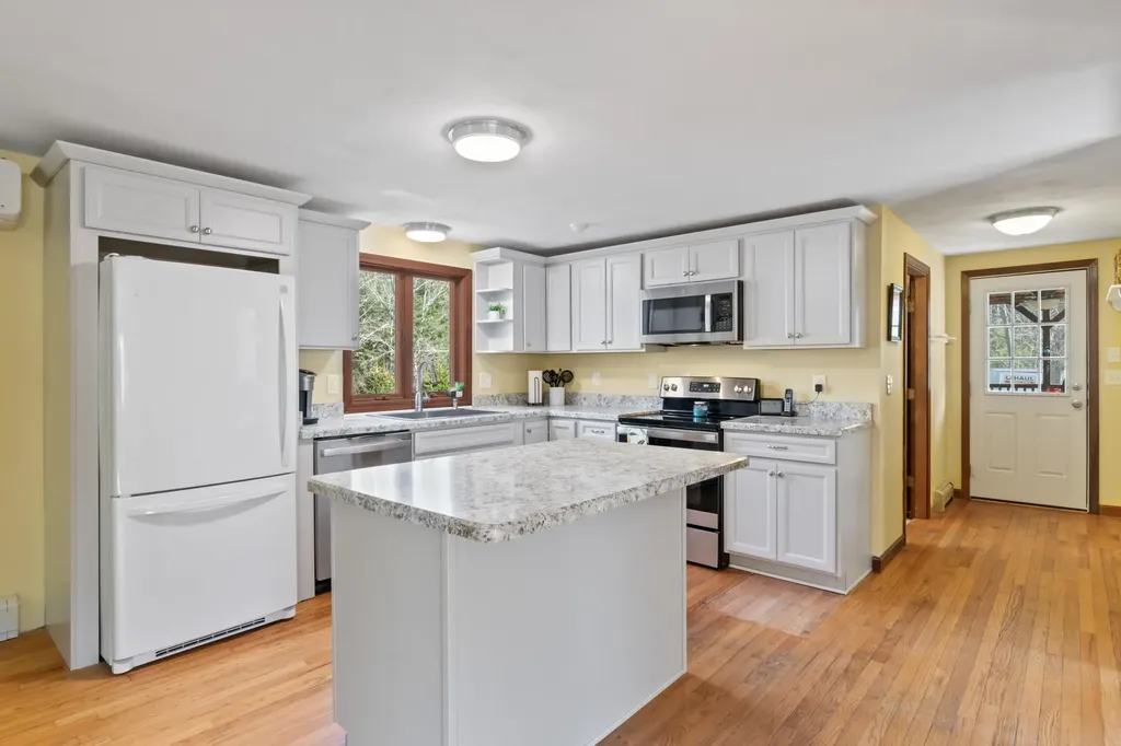 12 Pinecrest Drive York ME 03909