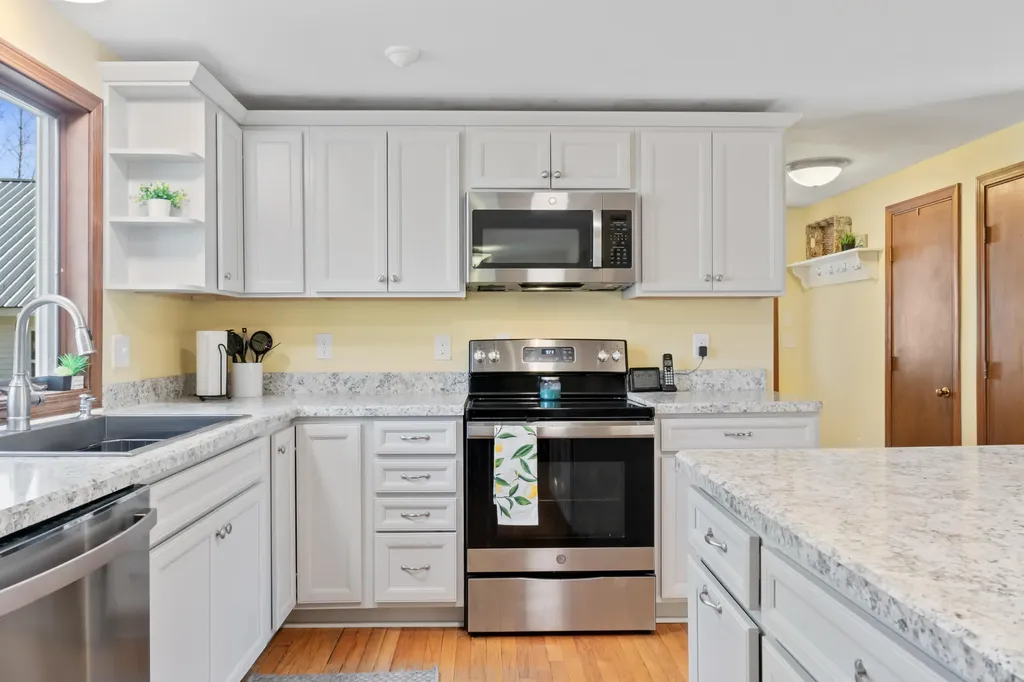 12 Pinecrest Drive York ME 03909