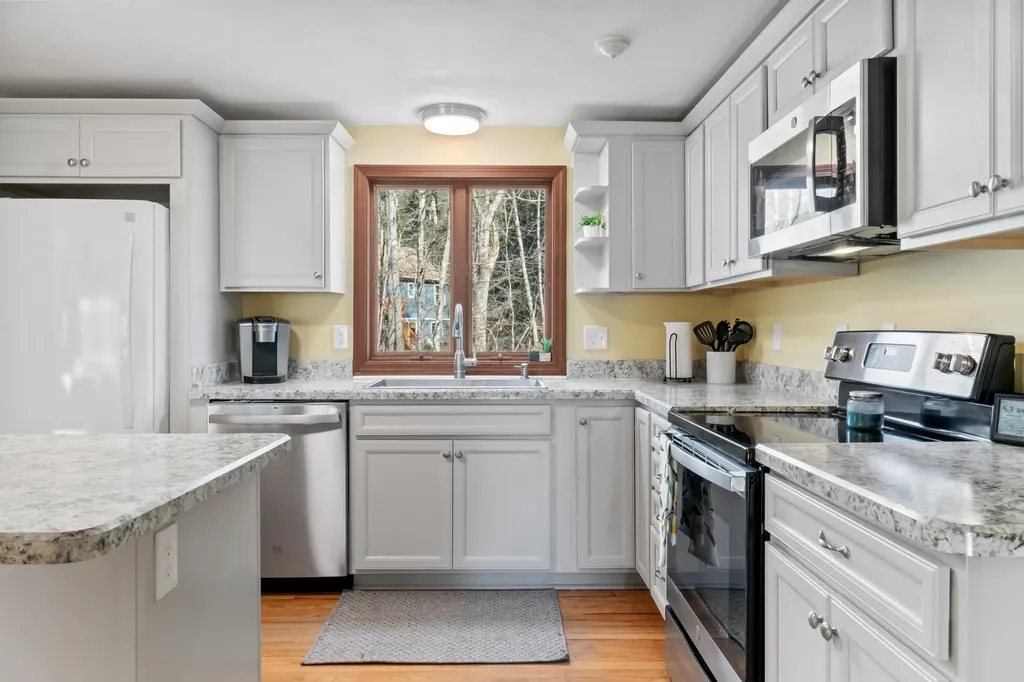 12 Pinecrest Drive York ME 03909