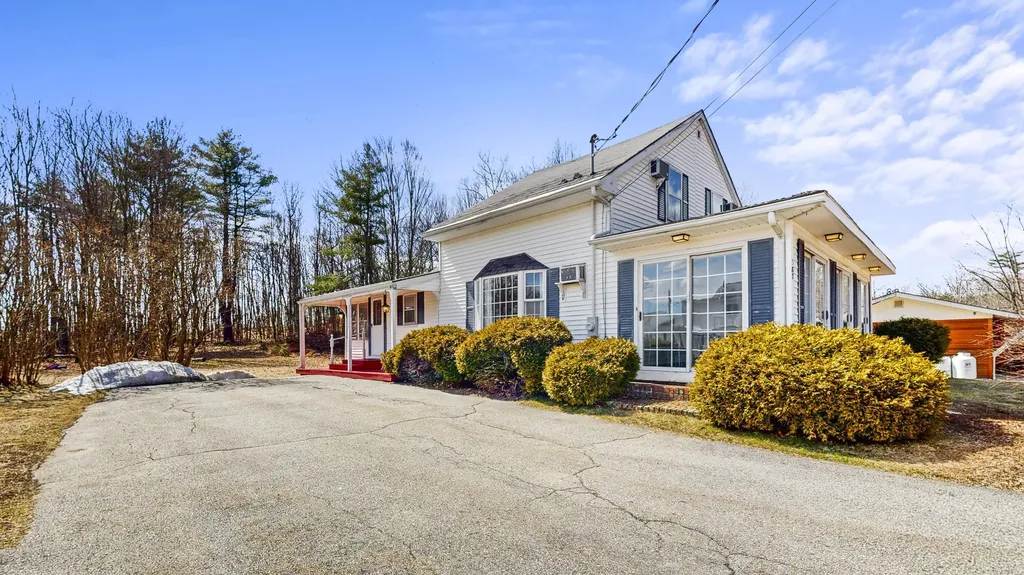 387 Montello Street Lewiston ME 04240