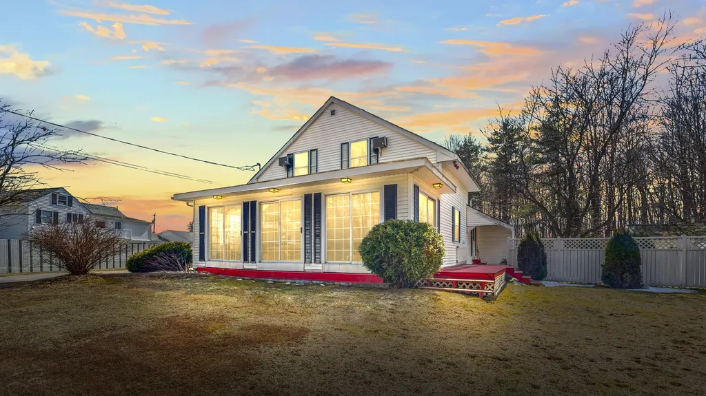 387 Montello Street Lewiston ME 04240