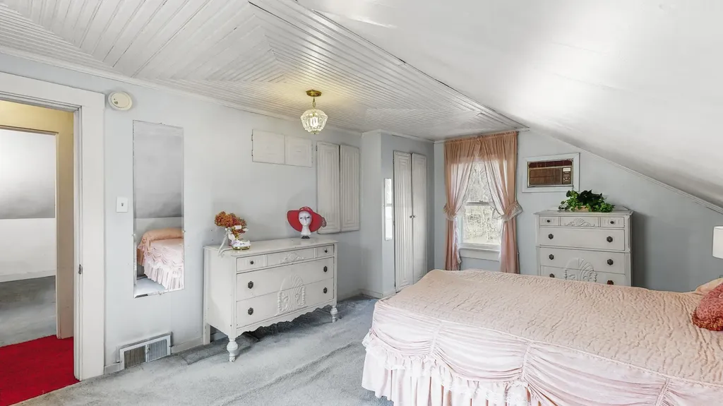 387 Montello Street Lewiston ME 04240
