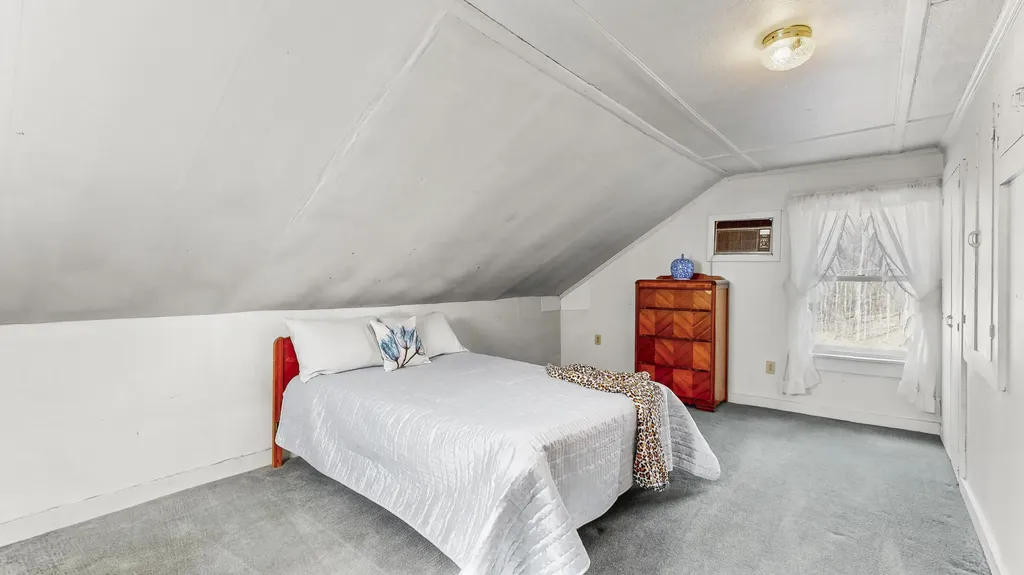 387 Montello Street Lewiston ME 04240
