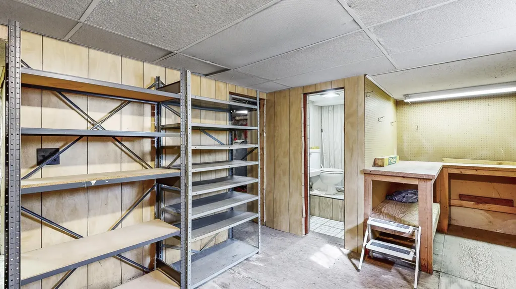 387 Montello Street Lewiston ME 04240
