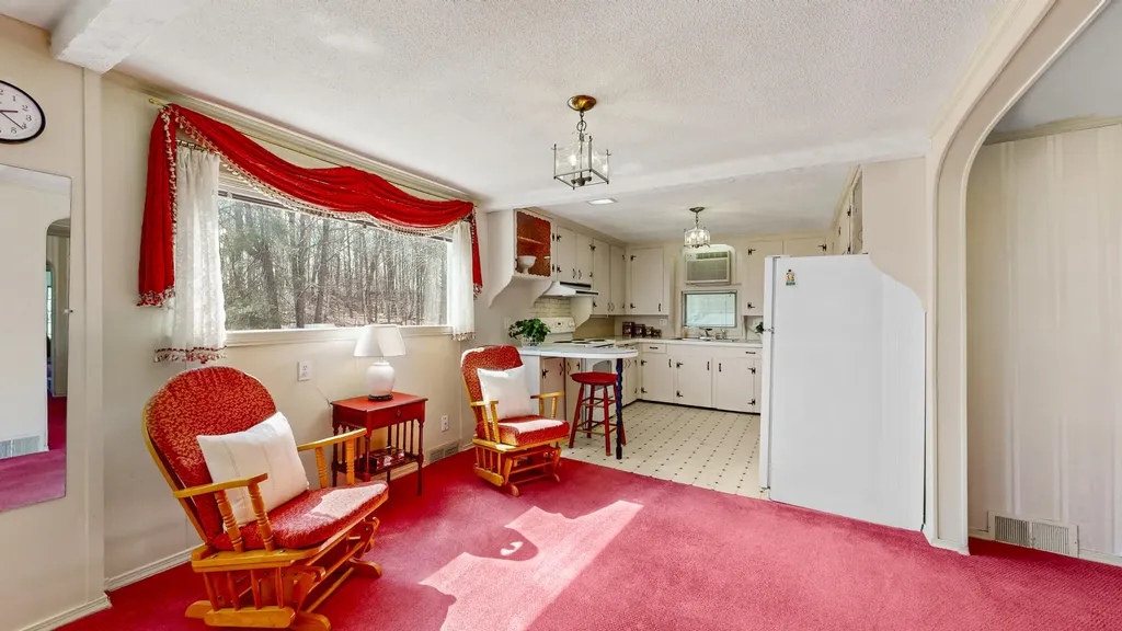 387 Montello Street Lewiston ME 04240