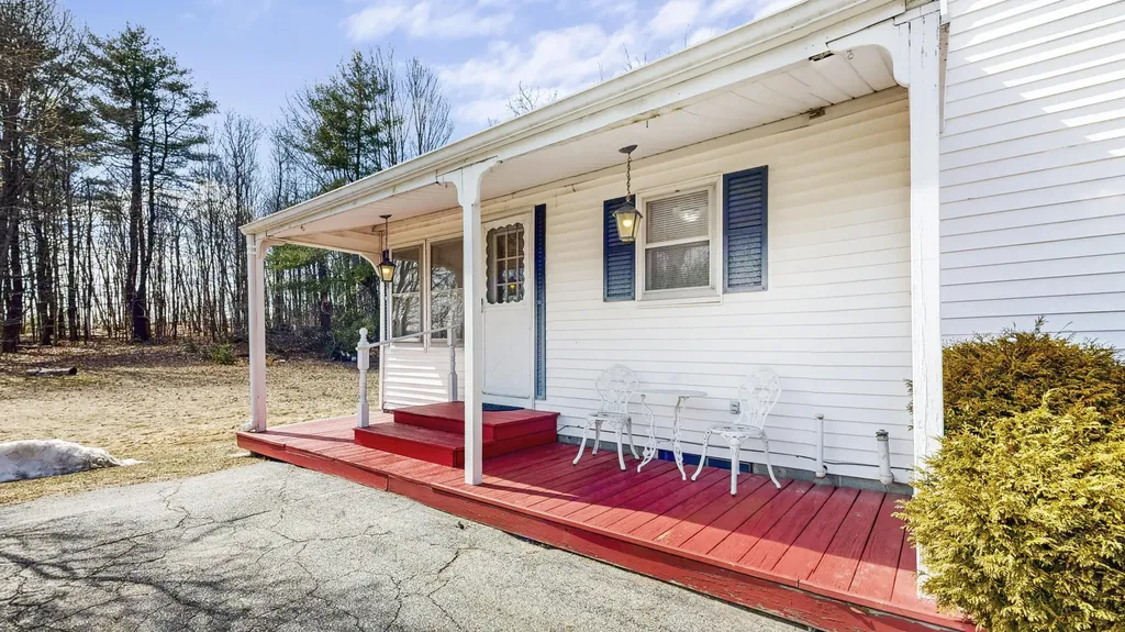 387 Montello Street Lewiston ME 04240