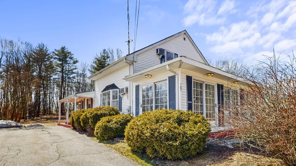 387 Montello Street Lewiston ME 04240