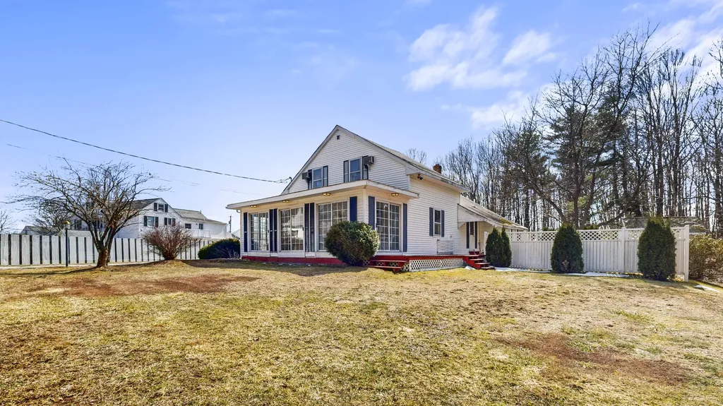 387 Montello Street Lewiston ME 04240