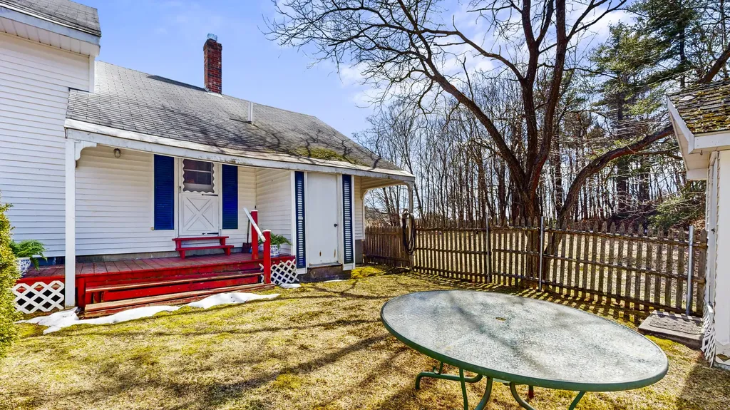 387 Montello Street Lewiston ME 04240