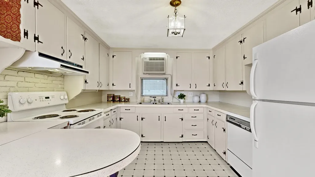 387 Montello Street Lewiston ME 04240