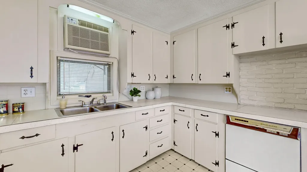 387 Montello Street Lewiston ME 04240