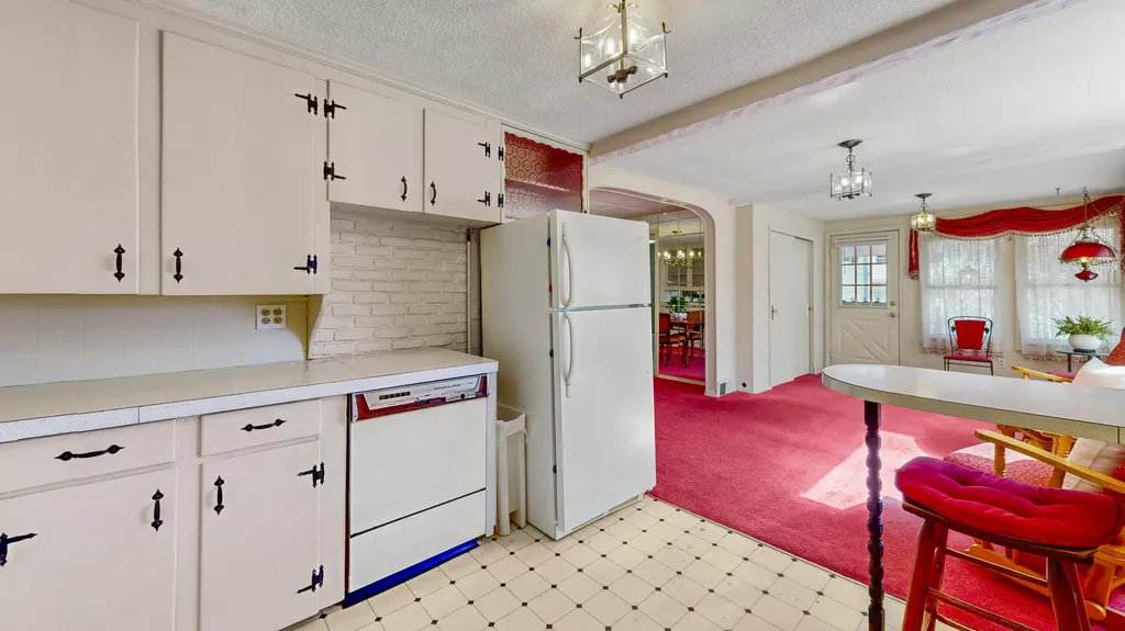 387 Montello Street Lewiston ME 04240