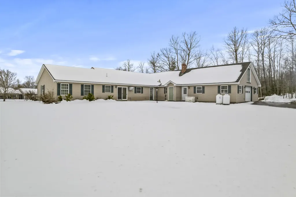 86 Terri Lane West Gardiner ME 04345