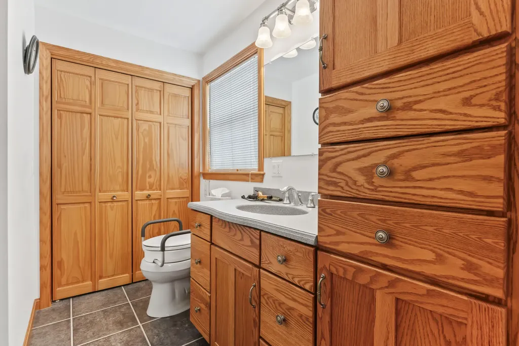 86 Terri Lane West Gardiner ME 04345