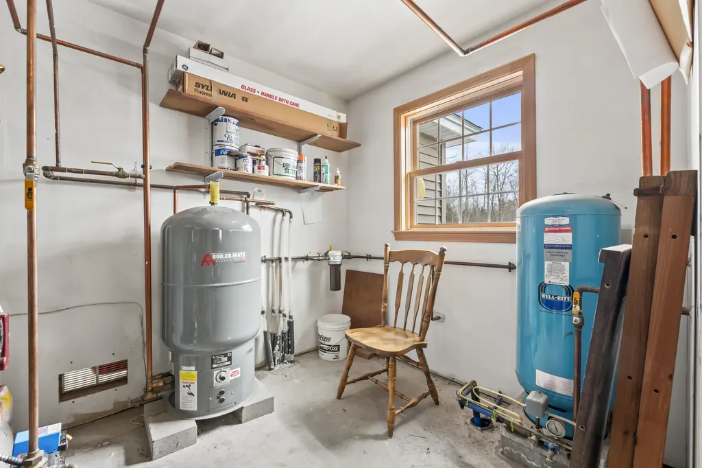 86 Terri Lane West Gardiner ME 04345