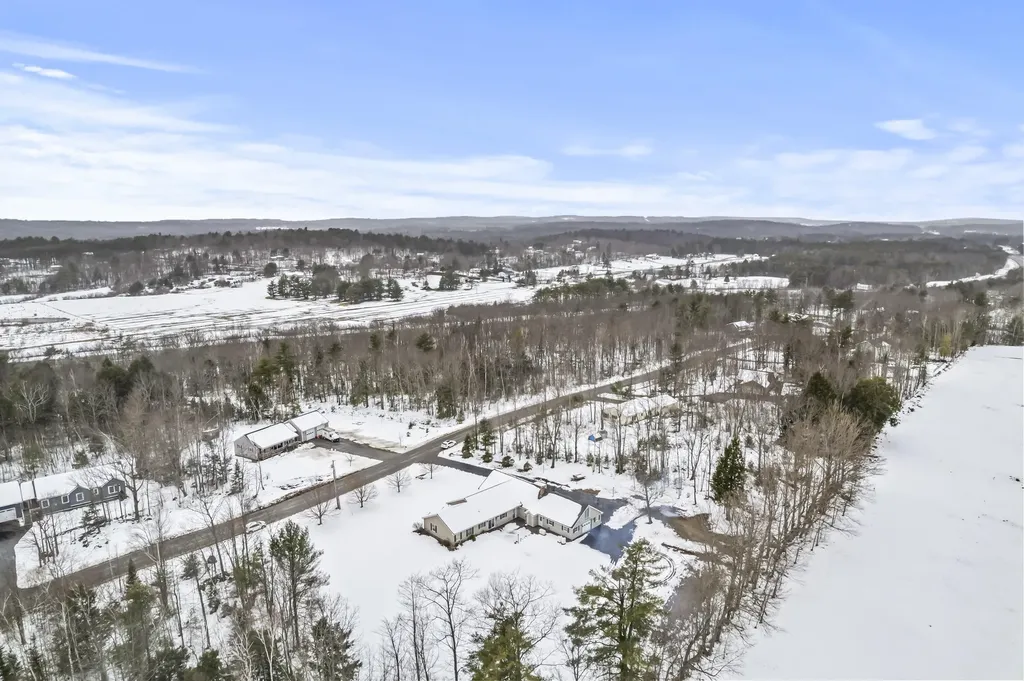 86 Terri Lane West Gardiner ME 04345