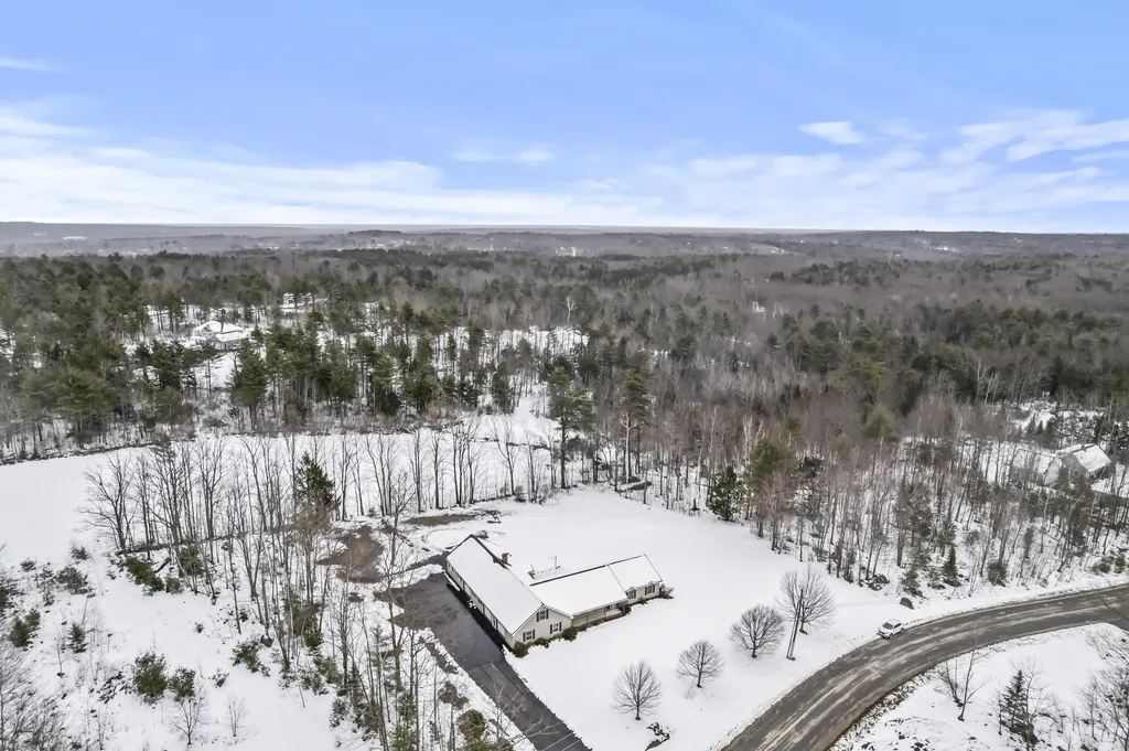86 Terri Lane West Gardiner ME 04345