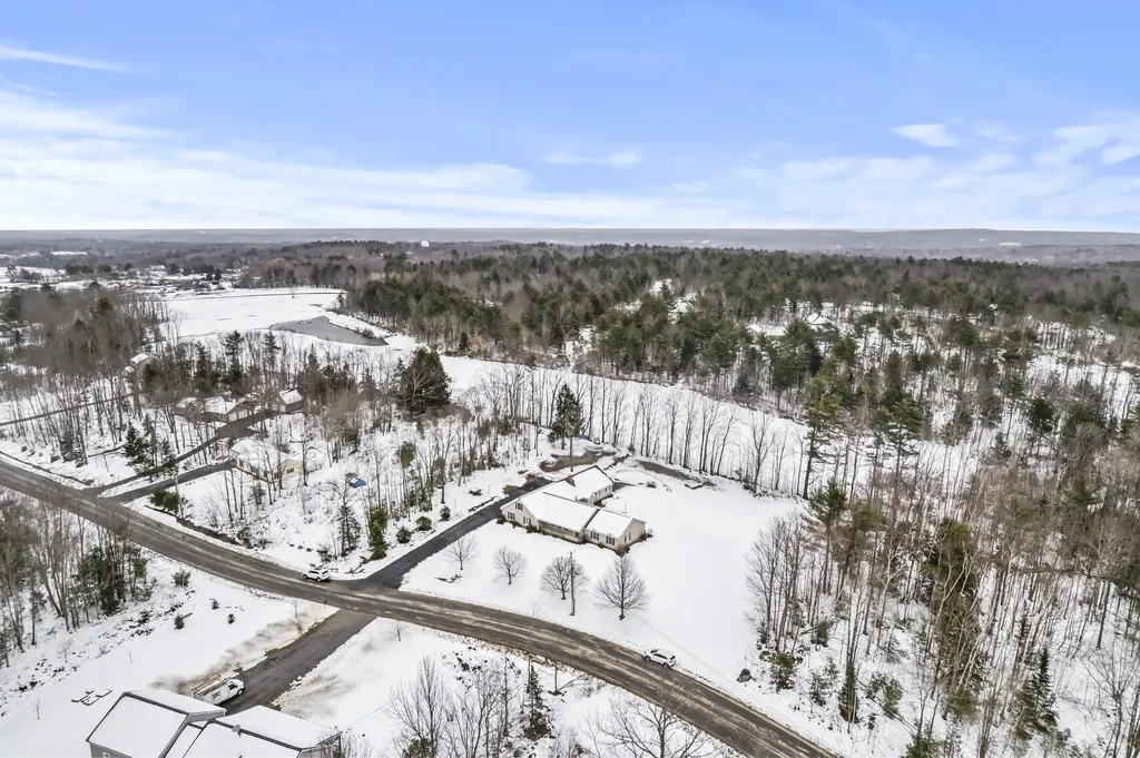 86 Terri Lane West Gardiner ME 04345