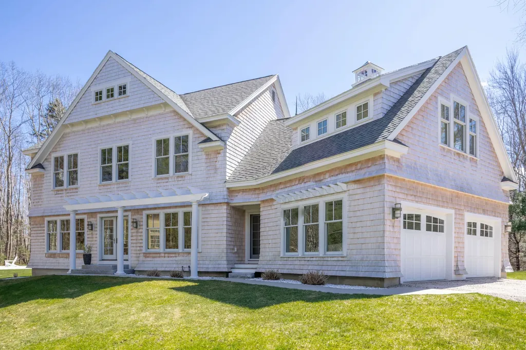 18 Squier Lane Kennebunkport ME 04046