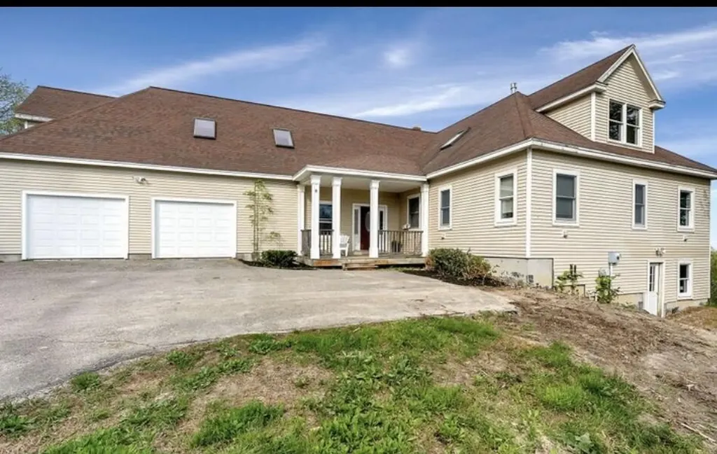 8 Victoria Lane Falmouth ME 04105