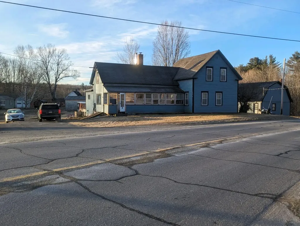 8 Hartland Road Saint Albans ME 04971
