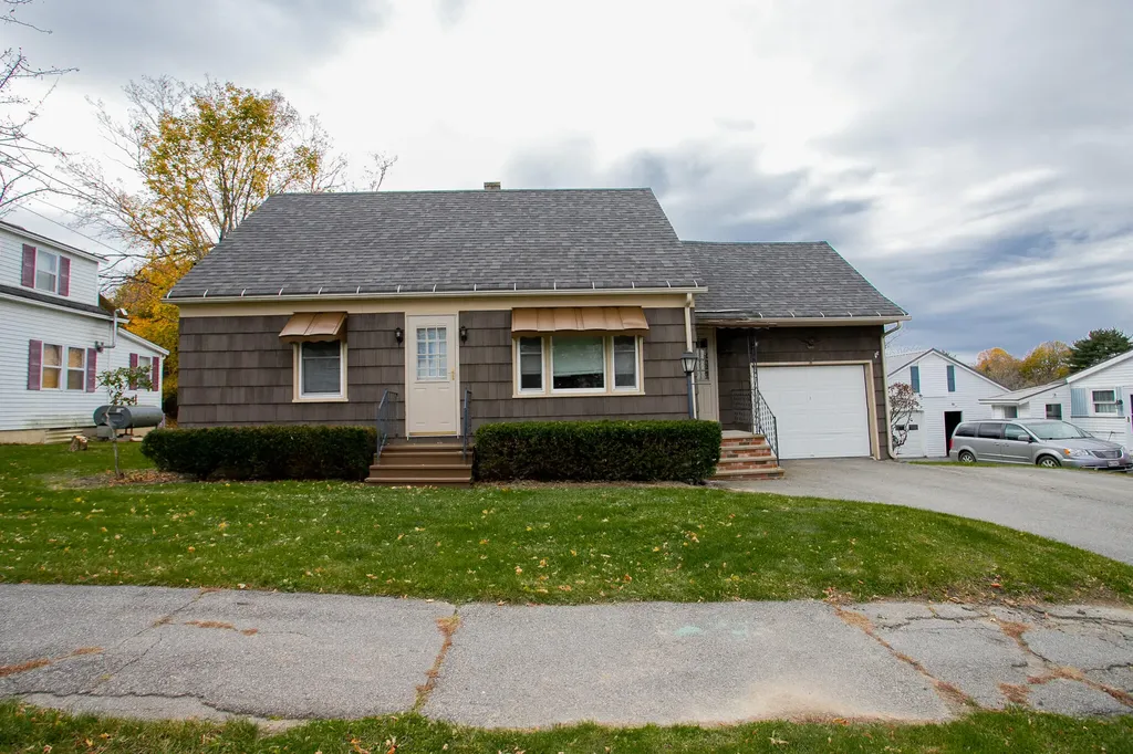 137 Chamberlain Street Brewer ME 04412