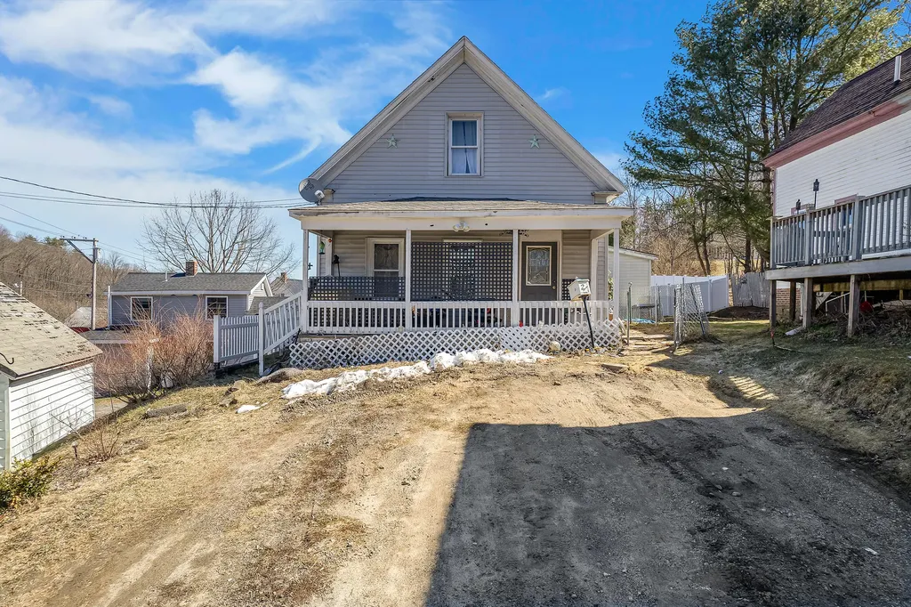 2 Maple Street Gardiner ME 04345