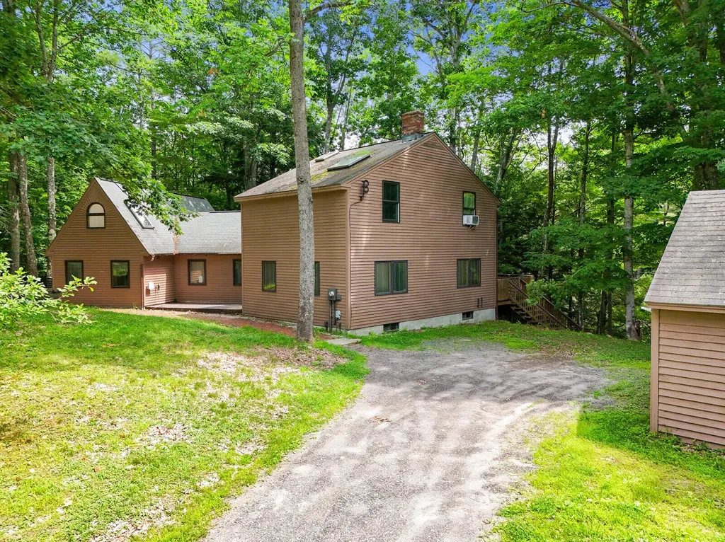 33 Lovejoy Pond Road Wayne ME 04284