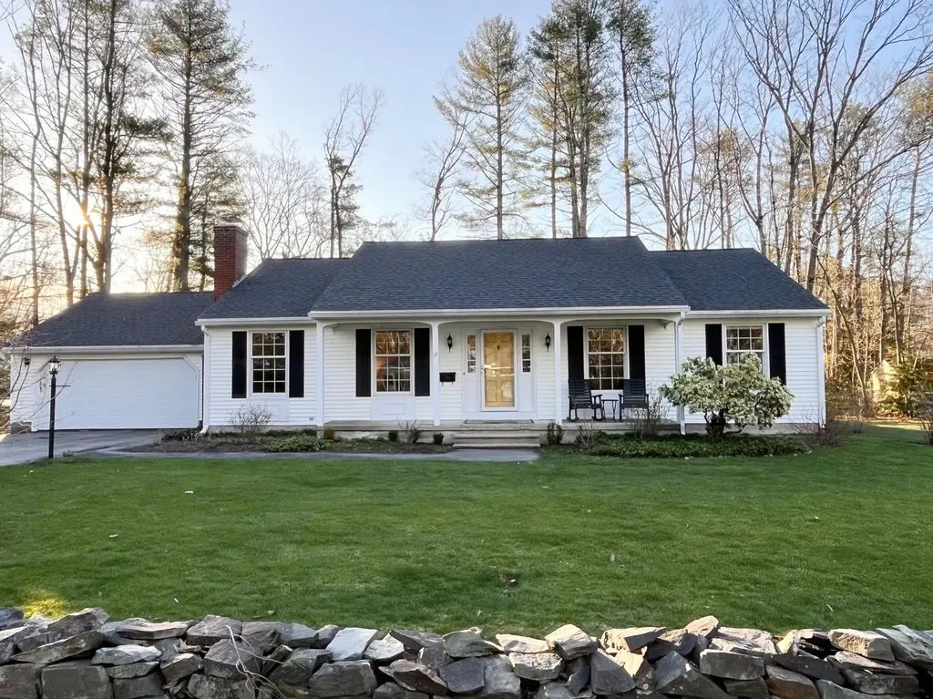 17 Oak Bluff Road Kennebunk ME 04043
