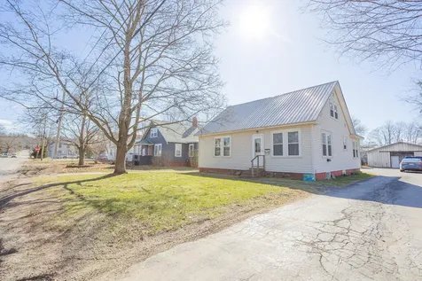 147 Maple Avenue Farmington ME 04938