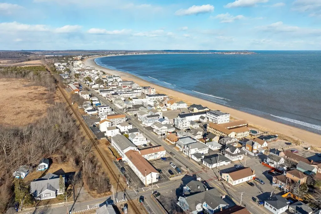 78 E Grand Avenue Old Orchard Beach ME 04064