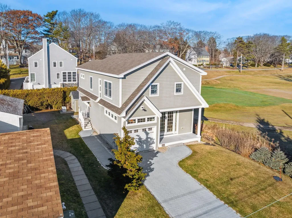 10 Railroad Avenue Kennebunk ME 04043