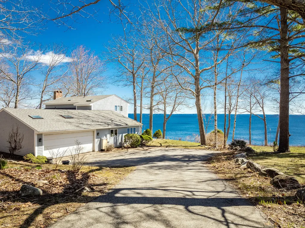 73 Eastward Rockport ME 04856