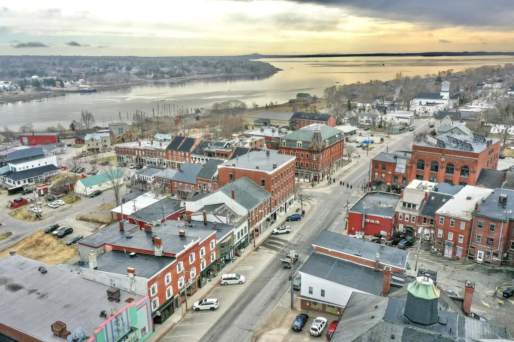 93 Main Street Belfast ME 04915