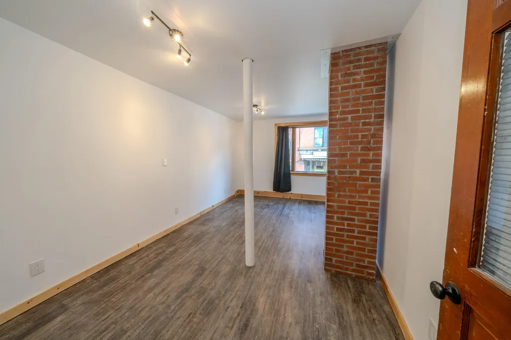 93 Main Street Belfast ME 04915