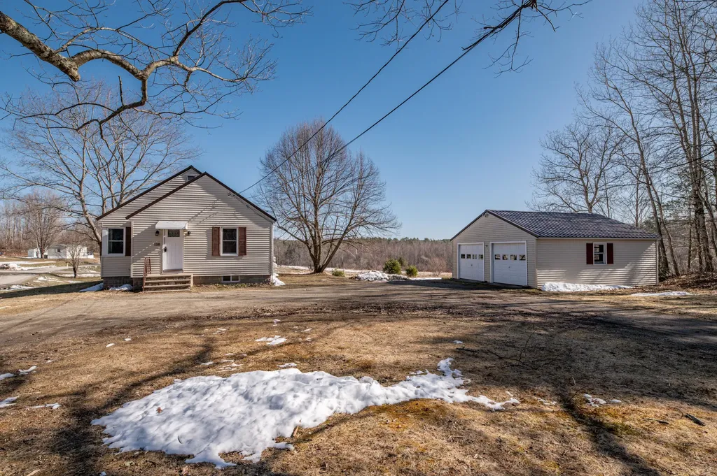 110 Whitefield Road Pittston ME 04345