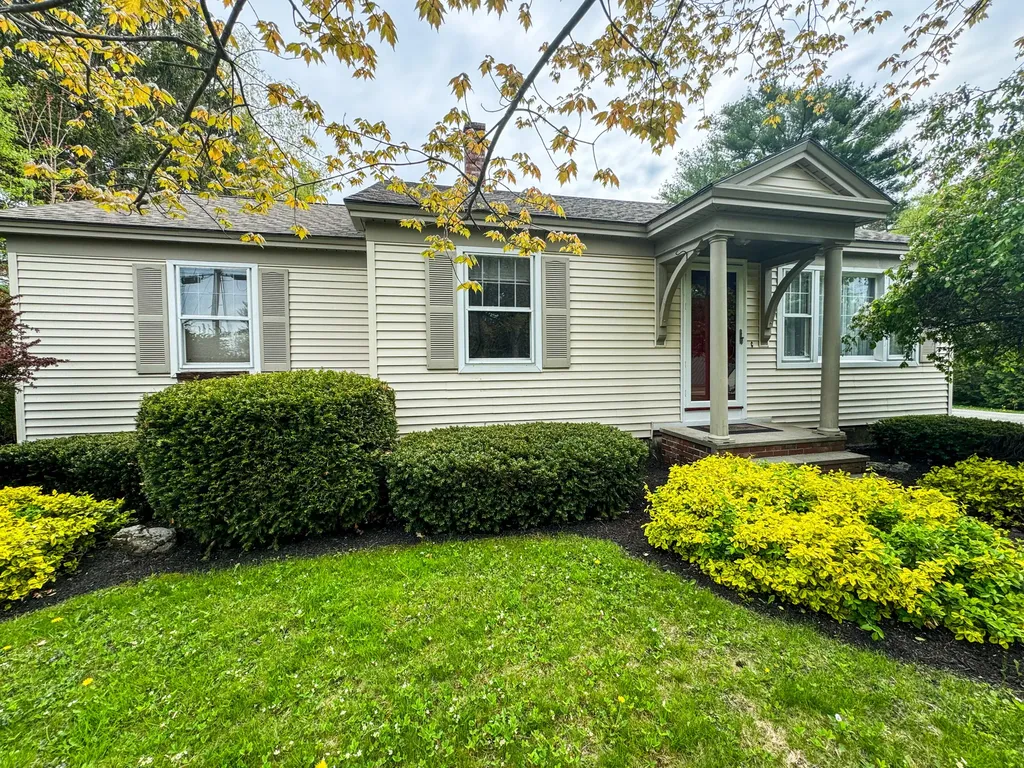 14 Sunset Avenue Hampden ME 04444
