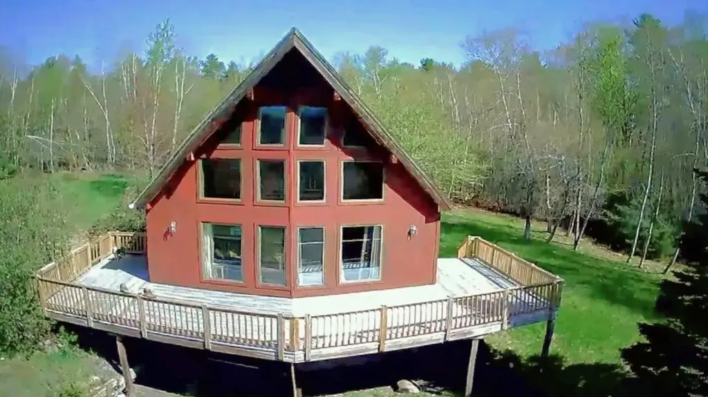 29 Pinewood Drive Hartford ME 04220