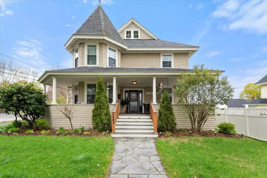 123 Webster Avenue Bangor ME 04401