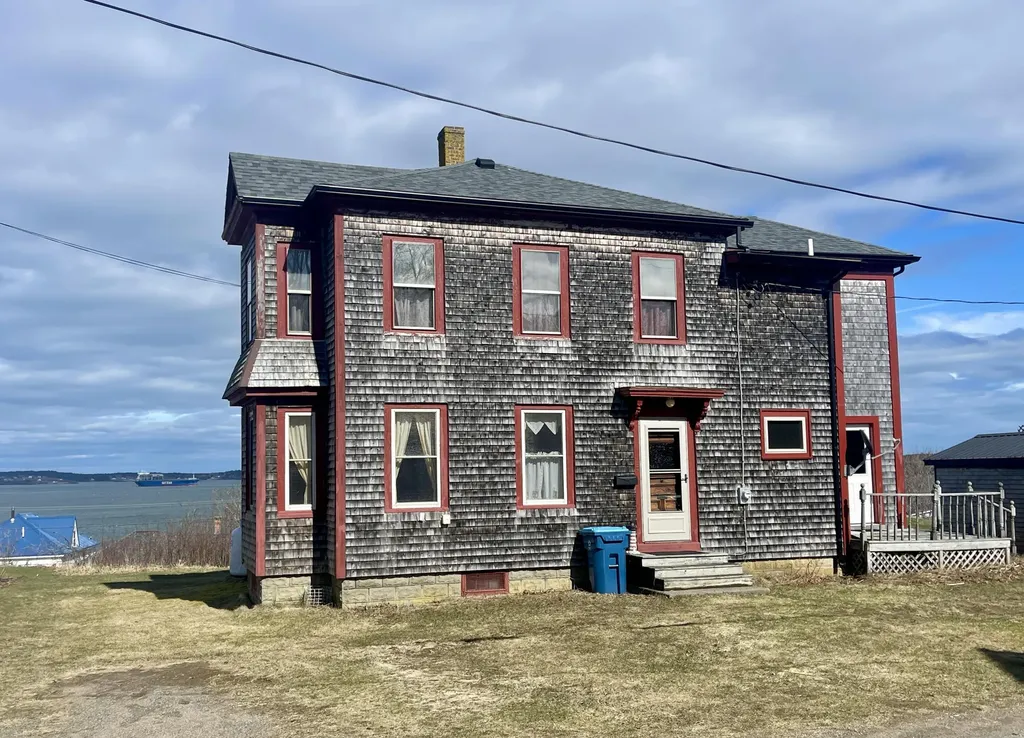 5 Favor Street Eastport ME 04631