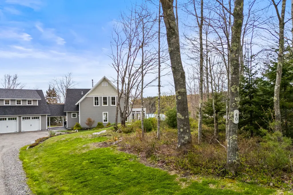 40 Bartlett Drive Phippsburg ME 04562