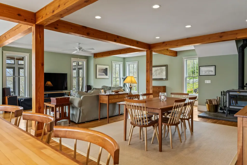 40 Bartlett Drive Phippsburg ME 04562