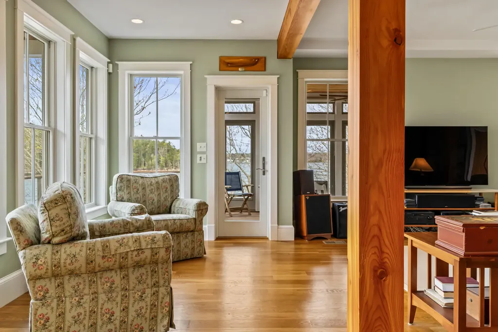 40 Bartlett Drive Phippsburg ME 04562