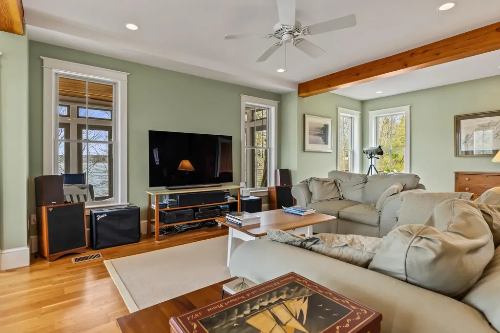 40 Bartlett Drive Phippsburg ME 04562