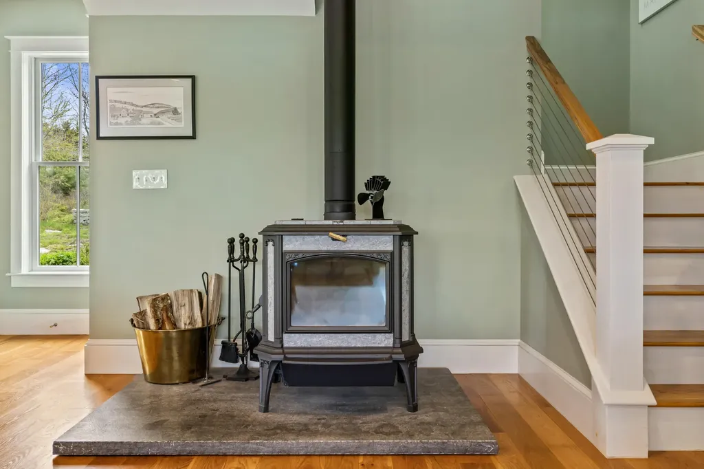 40 Bartlett Drive Phippsburg ME 04562