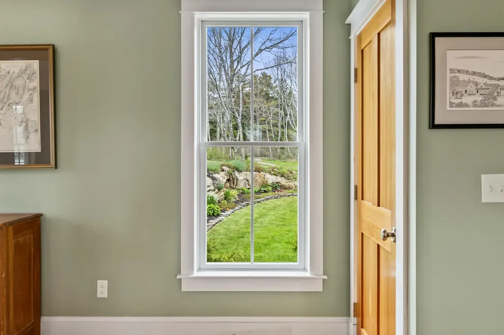 40 Bartlett Drive Phippsburg ME 04562