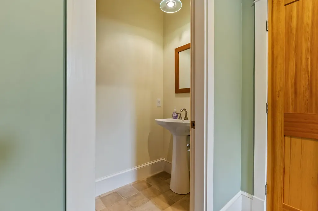 40 Bartlett Drive Phippsburg ME 04562