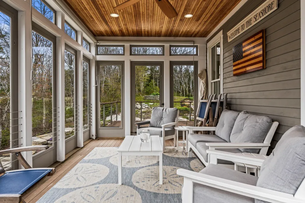 40 Bartlett Drive Phippsburg ME 04562