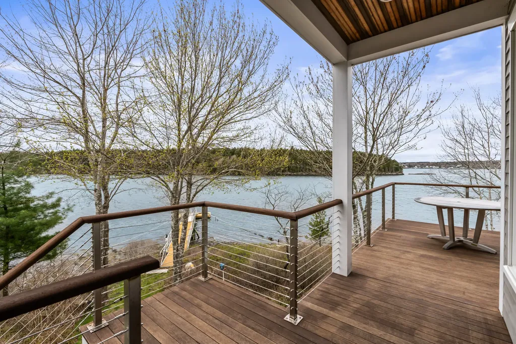 40 Bartlett Drive Phippsburg ME 04562