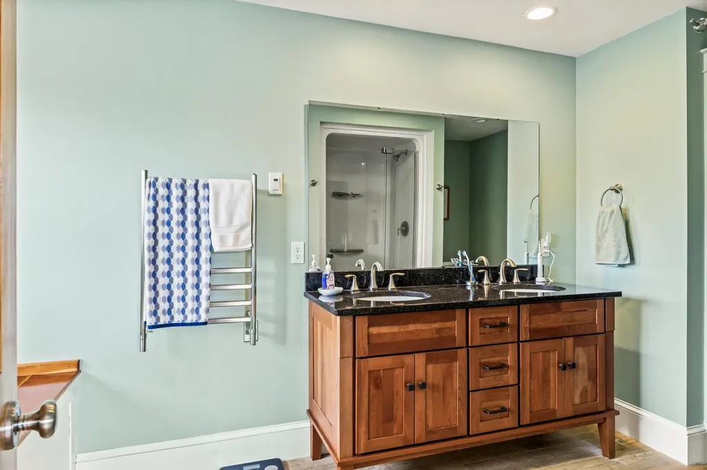 40 Bartlett Drive Phippsburg ME 04562